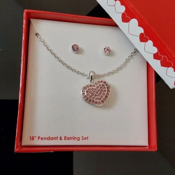 Necklace and earring set New in box - Picture 2 of 2